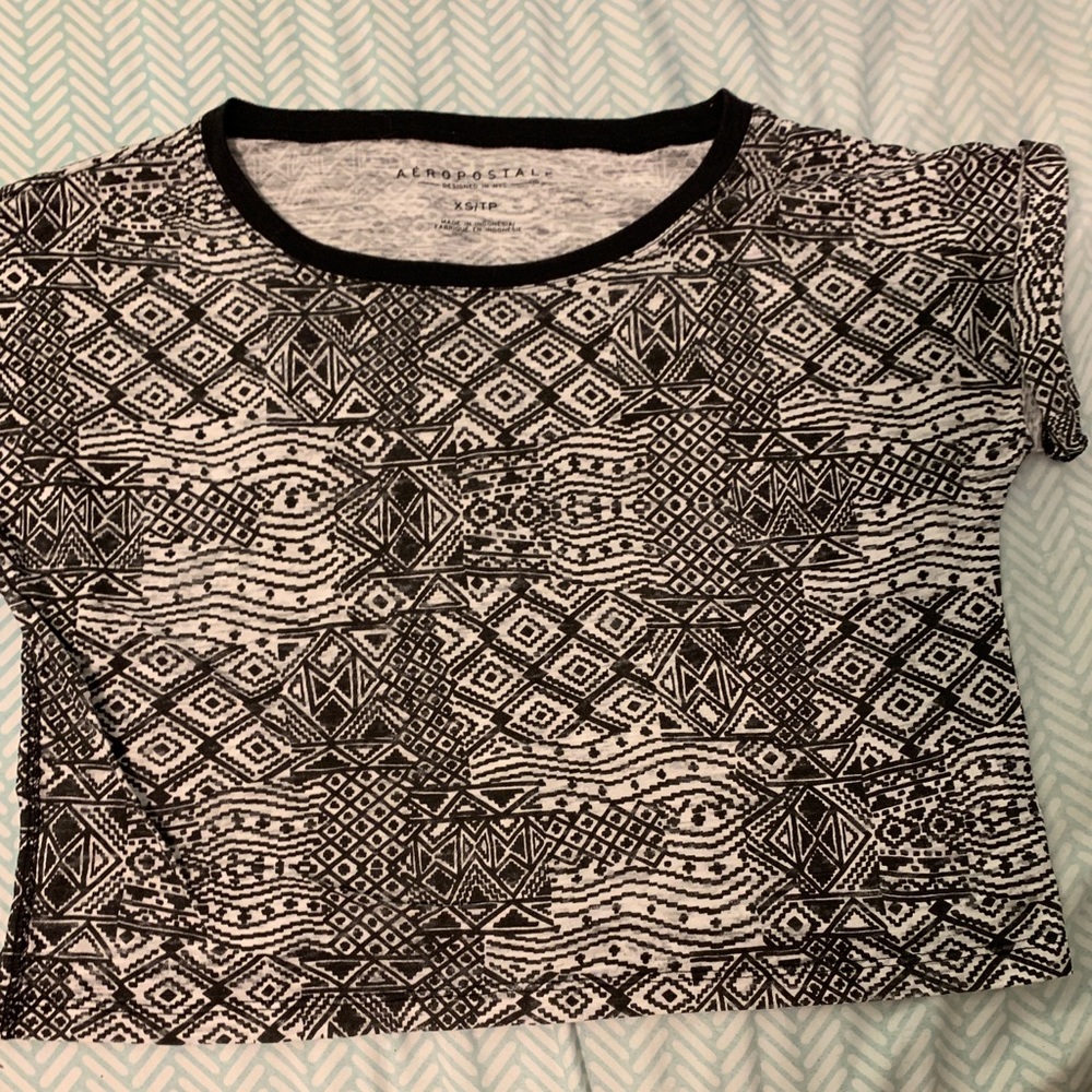 Black and white patterned crop top